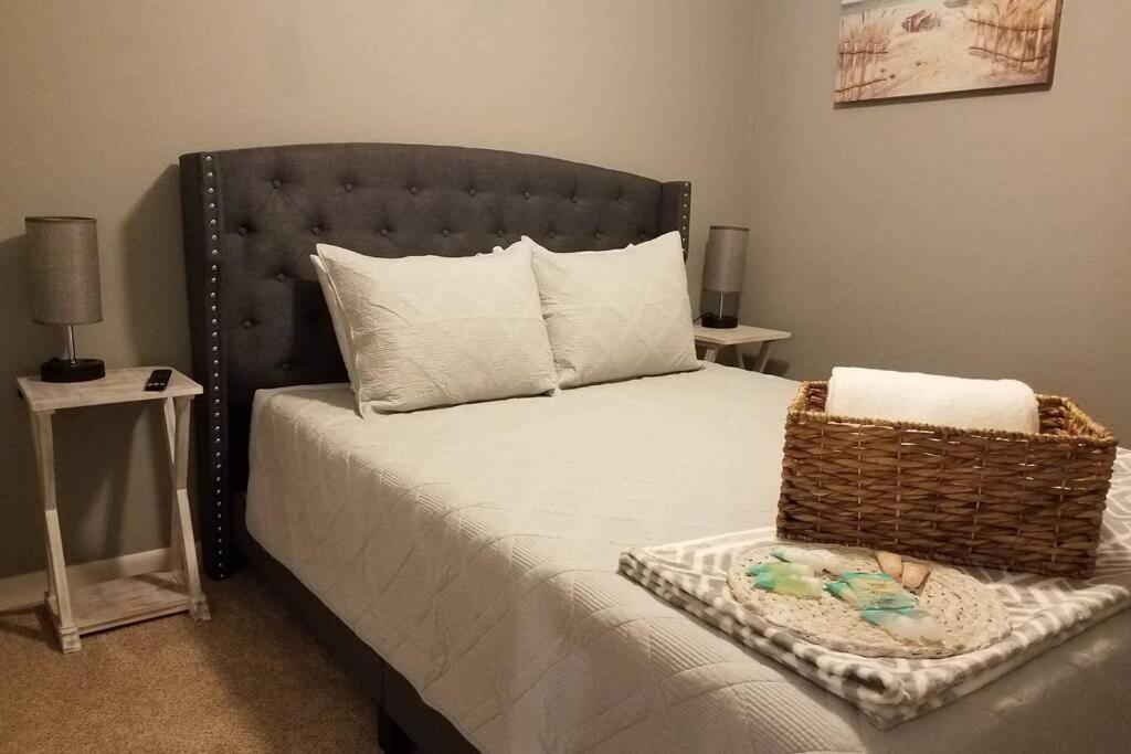 Cozy 3 Bed 2.5 Bath Located Near Busch Gardens Tampa Exterior photo